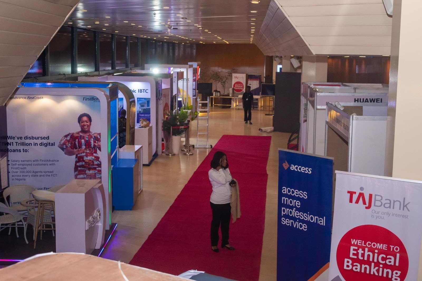 Executive meeting environment with premium presentation AV